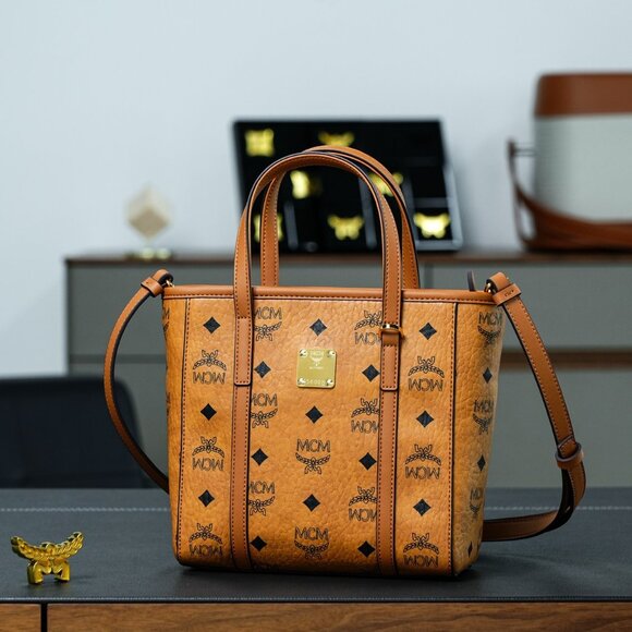 ❤️✨MCM mini aren top-zip shopper in visetos bag ✨ - Picture 8 of 8